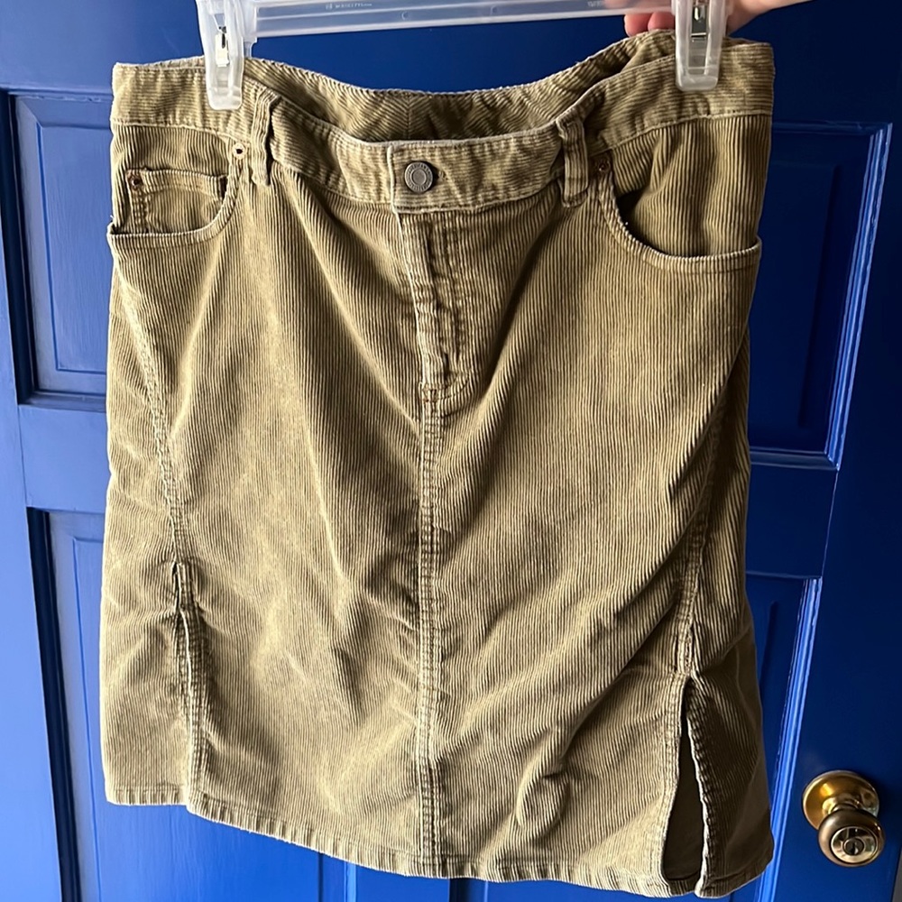American Eagle size 8 corduroy skirt slits sexy EUC women’s tan beige